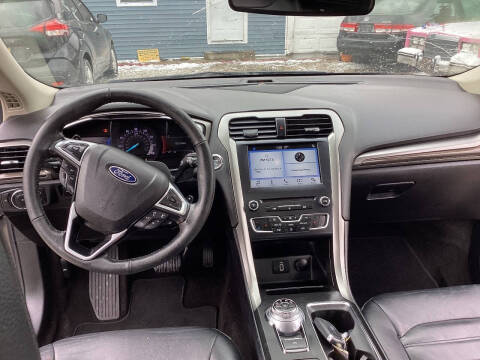 2017 Ford Fusion SE