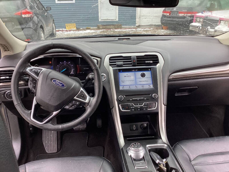 2017 Ford Fusion SE
