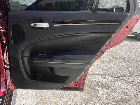 2018 Chrysler 300 S