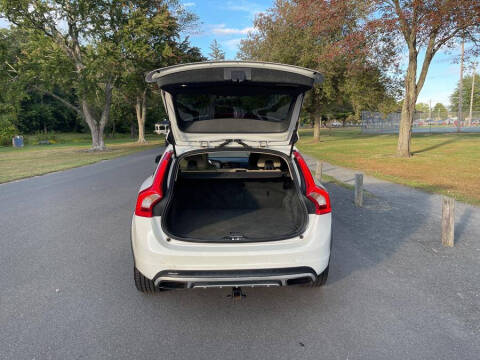 2015 Volvo V60 Cross Country T5