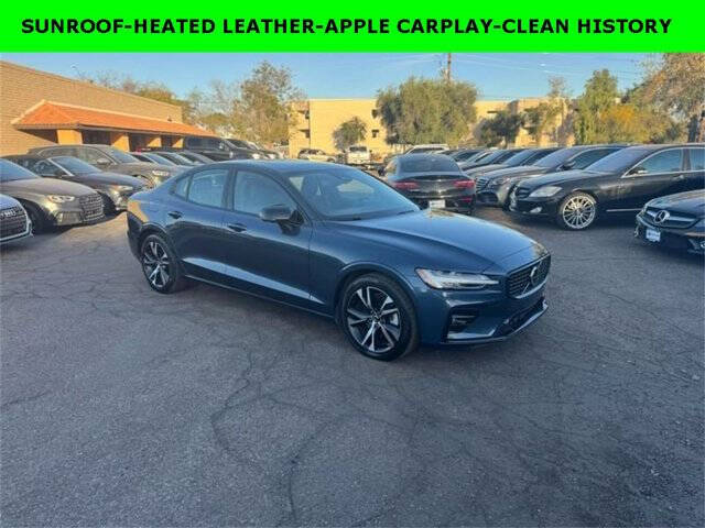 2024 Volvo S60 B5 Plus Dark Theme