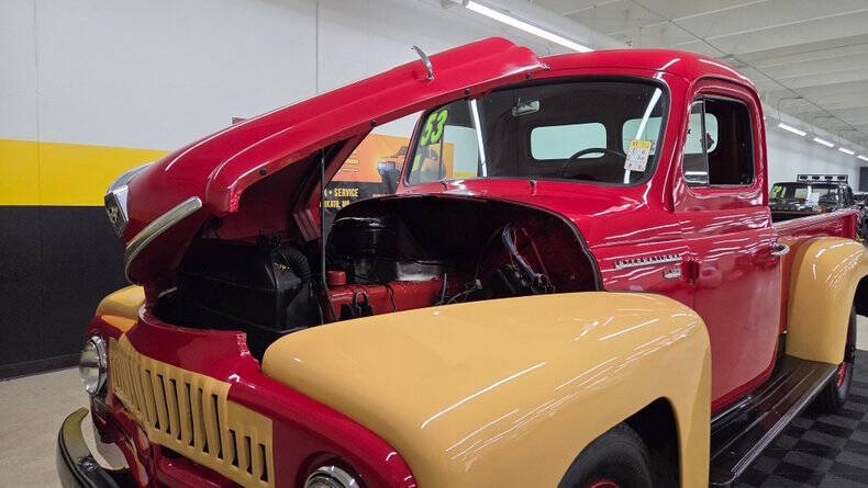 1953 International L-120 Series