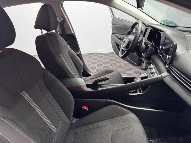 2021 Hyundai Elantra SE