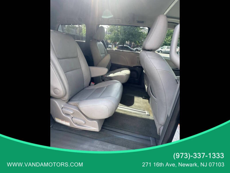 2016 Toyota Sienna