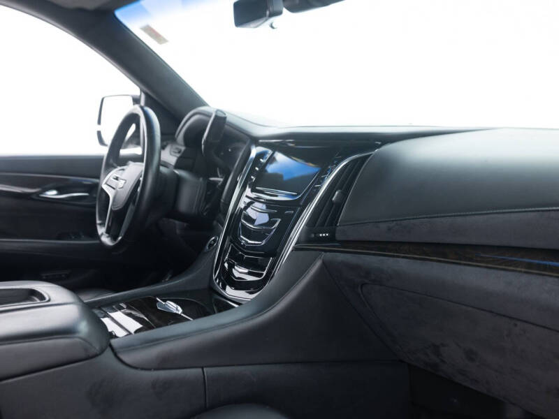 2017 Cadillac Escalade Platinum