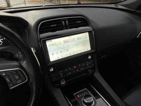 2017 Jaguar F-PACE 35t Prestige