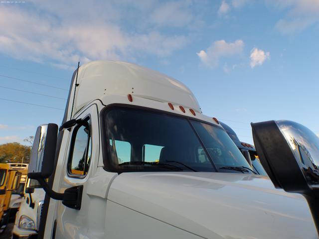 2016 Freightliner Cascadia