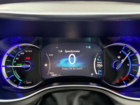 2025 Chrysler Pacifica Plug-In Hybrid Pinnacle