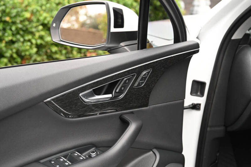 2020 Audi Q7 quattro Premium Plus 55 TFSI