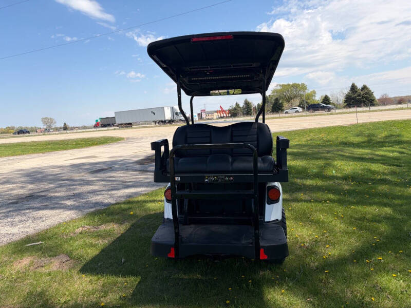2026 E-Z-GO RXV 4