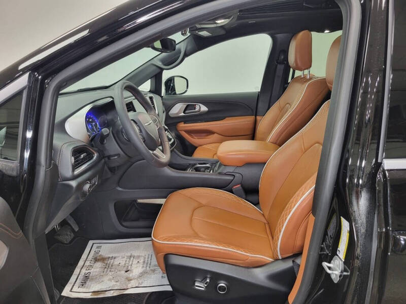 2025 Chrysler Pacifica Pinnacle