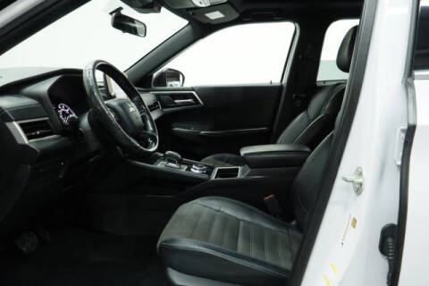 2022 Mitsubishi Outlander SE