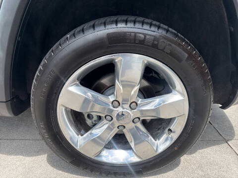 2012 Jeep Grand Cherokee Overland Summit