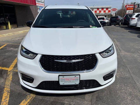 2024 Chrysler Pacifica Touring