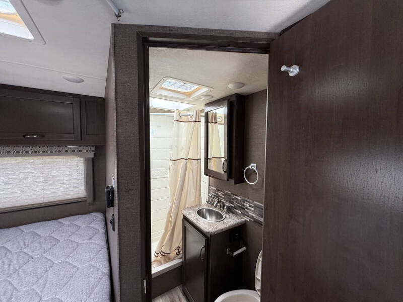 2019 Ford FOUR WINDS THOR 22E