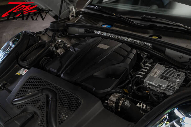 2023 Porsche Macan S