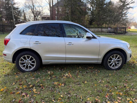 2011 Audi Q5 2.0T quattro Premium Plus