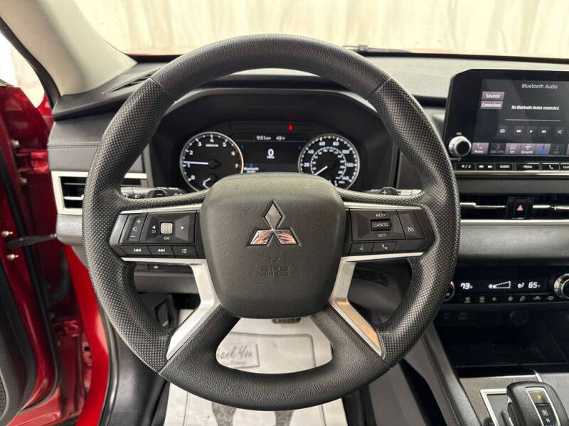 2022 Mitsubishi Outlander ES