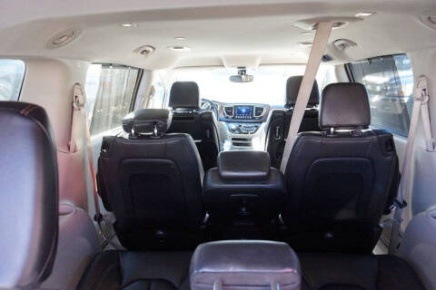 2017 Chrysler Pacifica Touring-L Plus