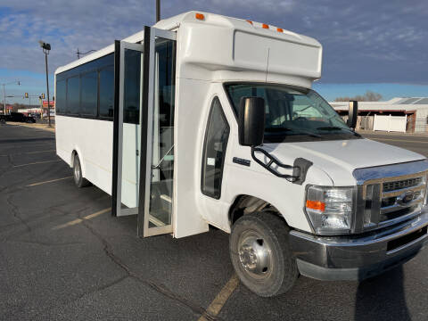 2013 Ford E-Series Chassis for sale at Tiger Auto Sales in Guymon OK