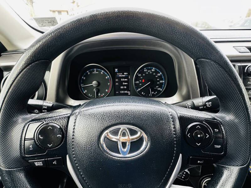 2018 Toyota RAV4 LE