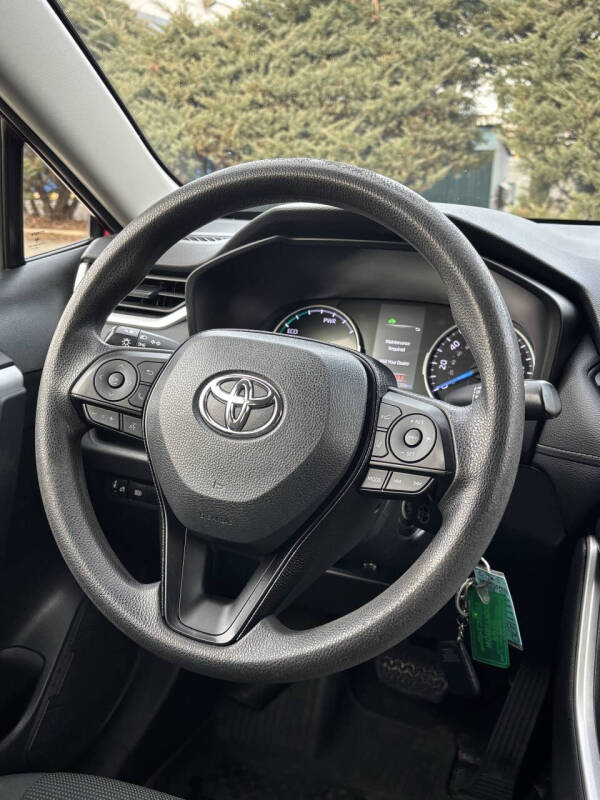 2021 Toyota RAV4 Hybrid LE