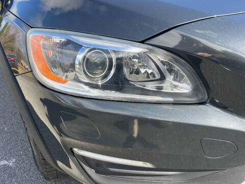 2015 Volvo V60 Cross Country T5 Platinum