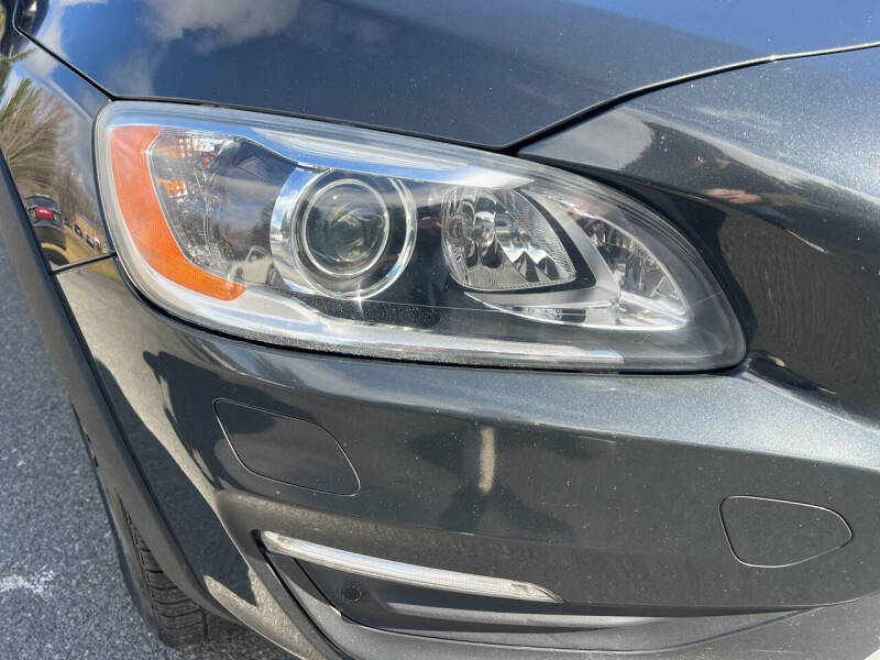 2015 Volvo V60 Cross Country T5 Platinum