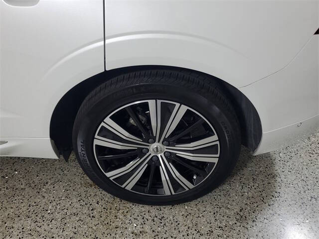 2023 Volvo XC60 B5 Plus Bright Theme