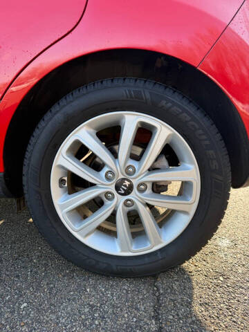 2017 Kia Soul +