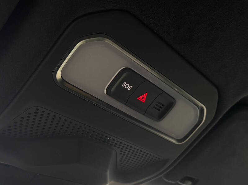 2024 Rivian R1T Adventure