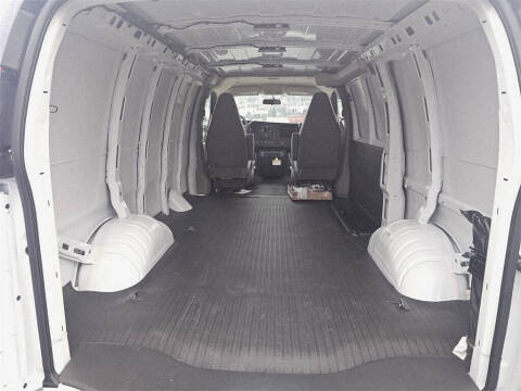 2025 Chevrolet Express 3500