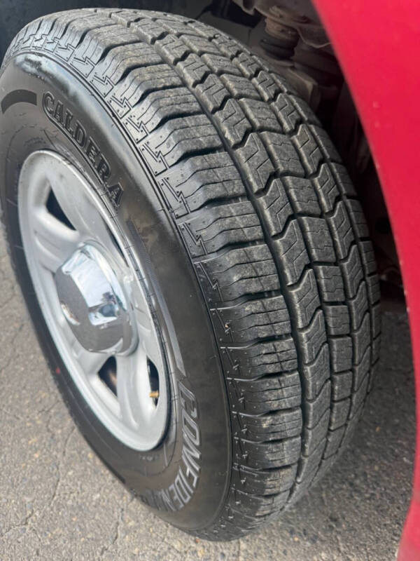 2004 Ford Explorer XLS