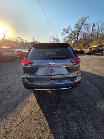 2017 Nissan Rogue SV