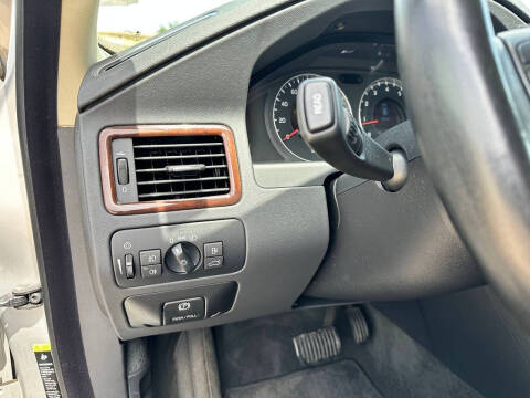 2009 Volvo V70 3.2