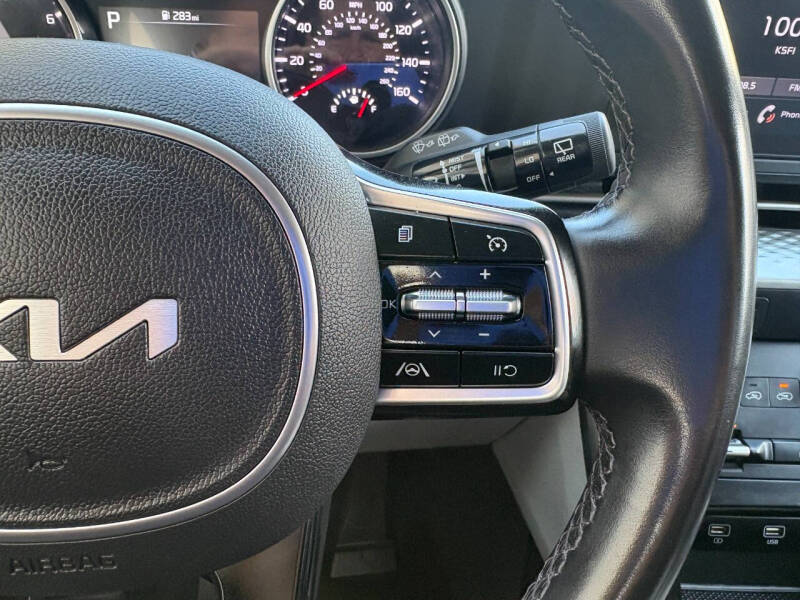 2022 Kia Carnival LX