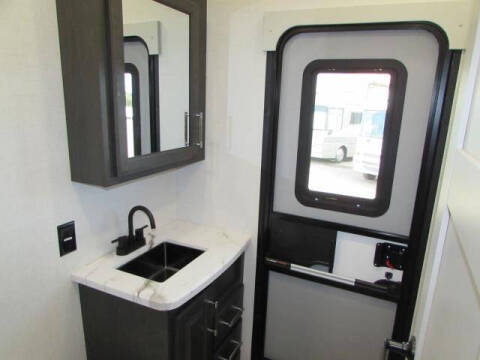 2025 KEYSTONE A 378BH