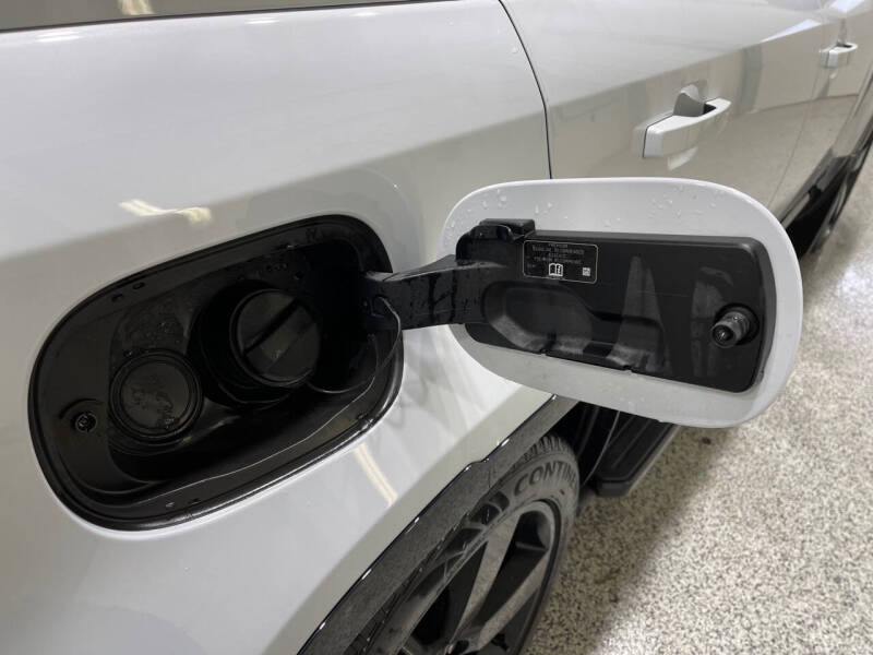 2022 Land Rover Defender 110 V8