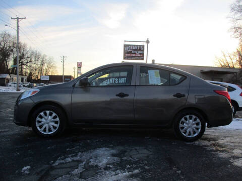 2014 Nissan Versa 1.6 S Plus