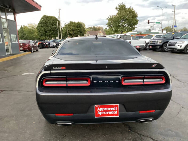2021 Dodge Challenger SXT