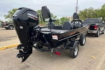 2022 Lowe Boats Legacy