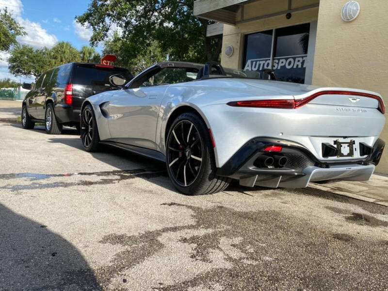 2022 Aston Martin Vantage
