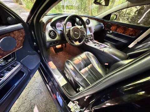 2011 Jaguar XJ