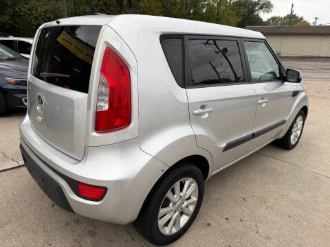 2013 Kia Soul +