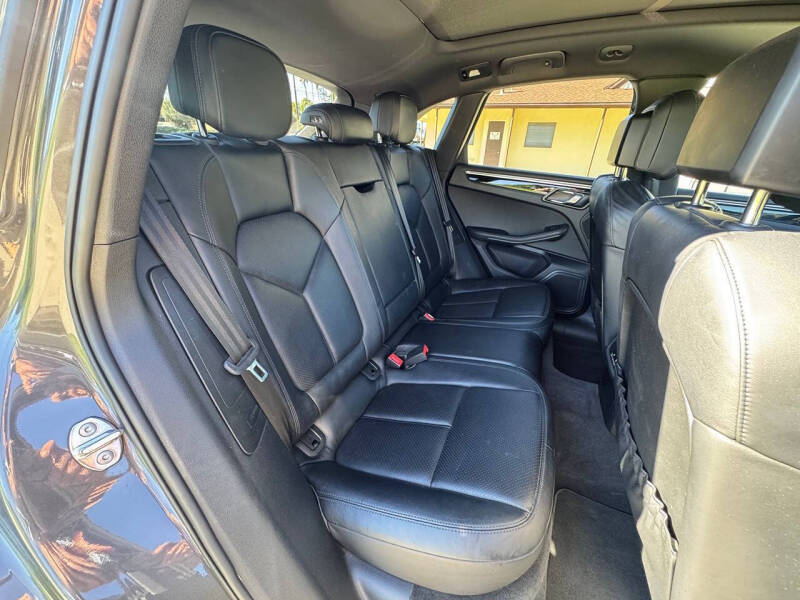 2015 Porsche Macan S