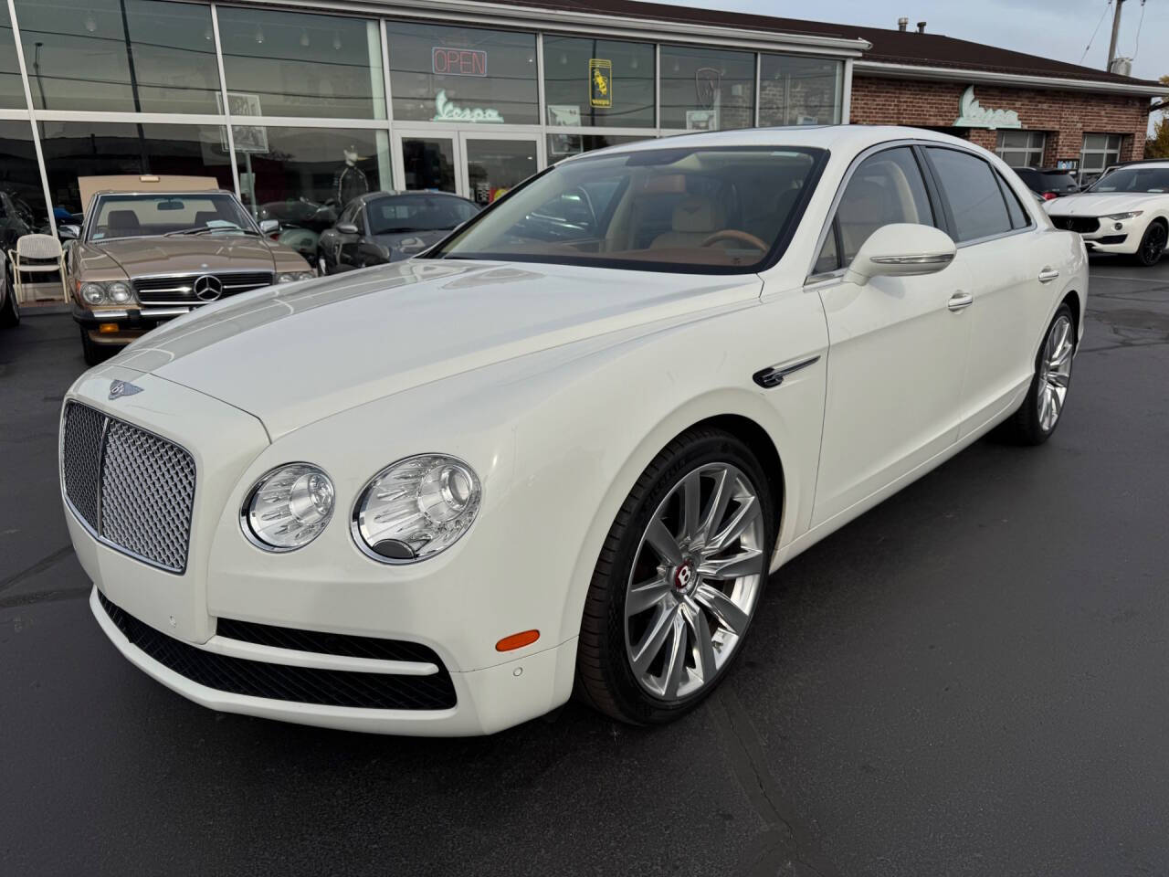 White 2016 Bentley Flying Spur V8 AWD V8 4dr Sedan 1