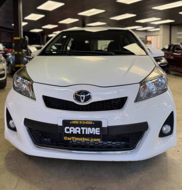 2012 Toyota Yaris 5-Door SE