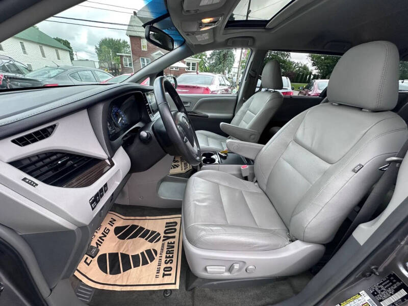 2017 Toyota Sienna