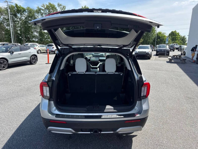 2025 Ford Explorer Platinum