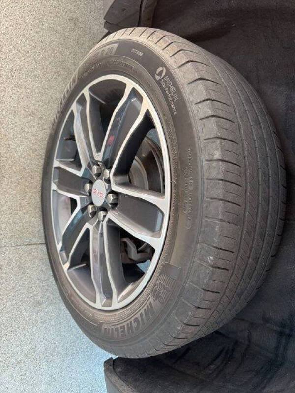 2022 GMC Acadia SLT